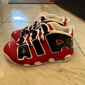 Boys Grade School Sized 6Y Nike Air Uptempo